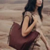 Cyme Tote Edition – teksturowana czarna wiśnia