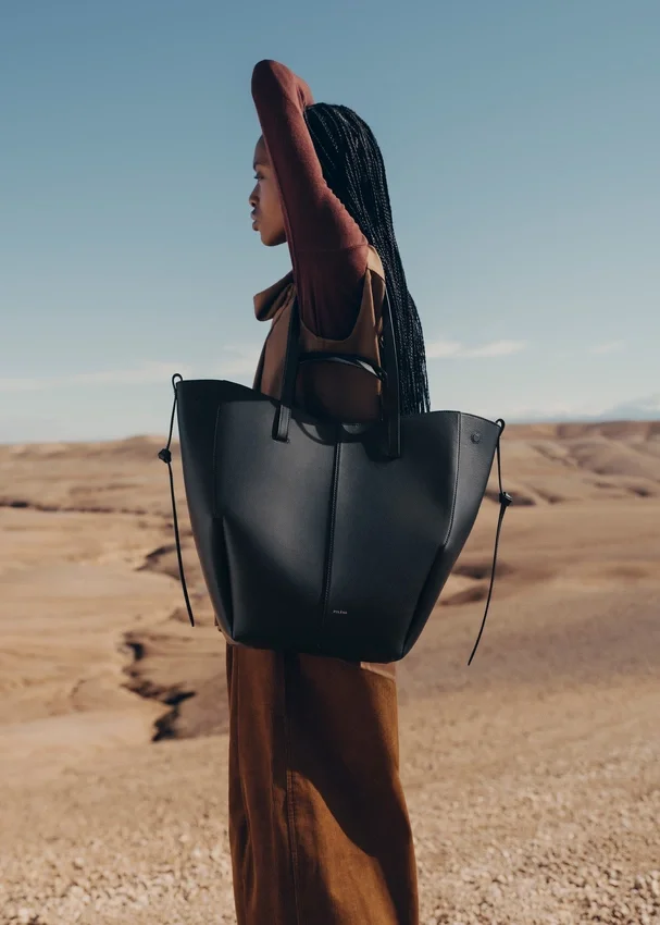 Cyme Tote Edition – teksturowana czerń