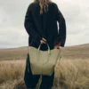 Cyme Tote Edition – teksturowana lipa