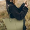 Cyme Tote Edition – teksturowana lipa