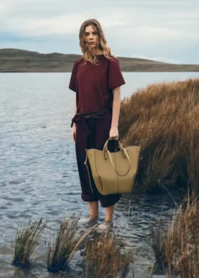 Cyme Tote Edition – teksturowana, w kolorze dymnej oliwki