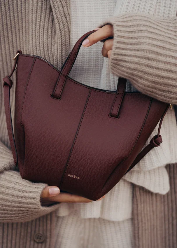 Cyme Tote Nano Edition – teksturowana czarna wiśnia
