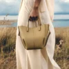 Cyme Tote Nano Edition – teksturowana, w kolorze dymnej oliwki