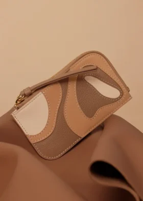 Etui na karty Atla Edition Trio w kolorze camelowym