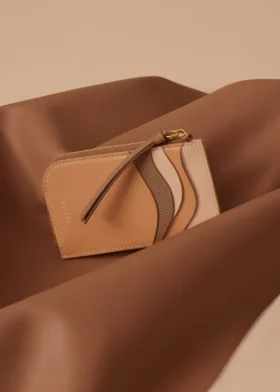 Etui na karty Atla Edition Trio w kolorze camelowym