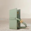 Etui na karty Kayé z serii Textured Duo w kolorze świeżego migdału