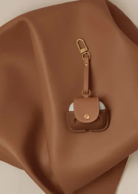 Etui na słuchawki AirPods Edition Duo w kolorze Camel