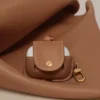 Etui na słuchawki AirPods Edition Duo w kolorze Camel
