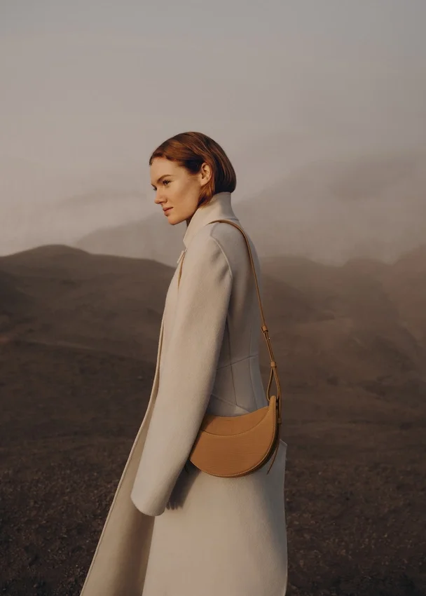 Numéro Dix Edition z nubuku imitującego skórę krokodyla w kolorze cynamonowym