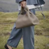 Numéro Neuf Edition – teksturowana taupe