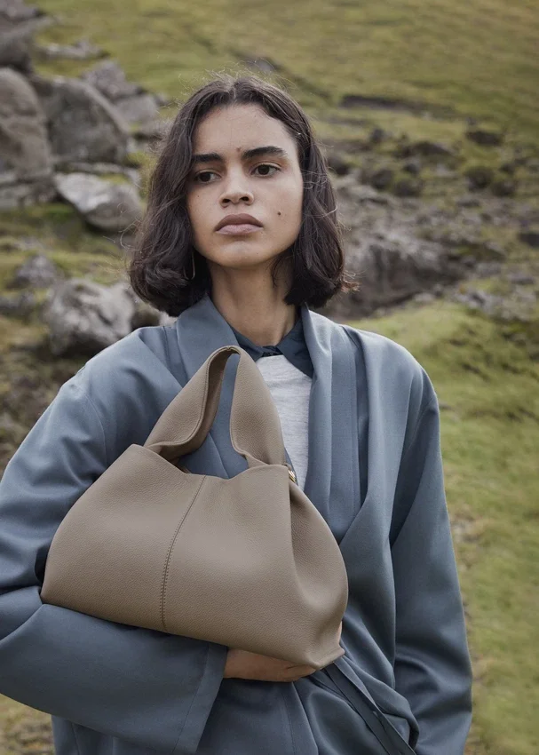 Numéro Neuf Edition – teksturowana taupe