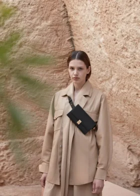 Numéro Sept Edition Textured Black